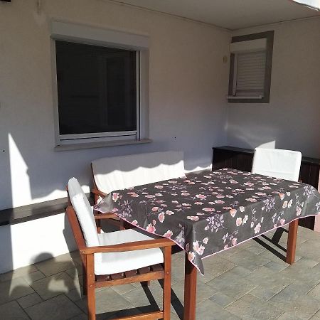 Guest House Zohil Ρόβινι Εξωτερικό φωτογραφία