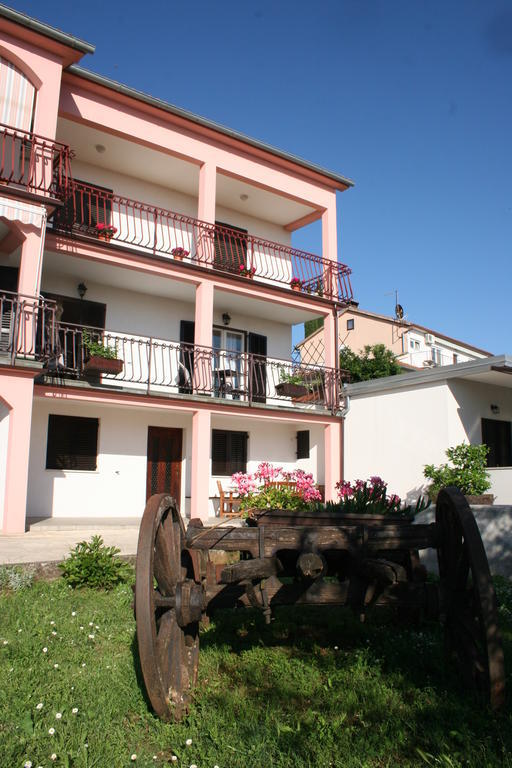 Guest House Zohil Ρόβινι Εξωτερικό φωτογραφία