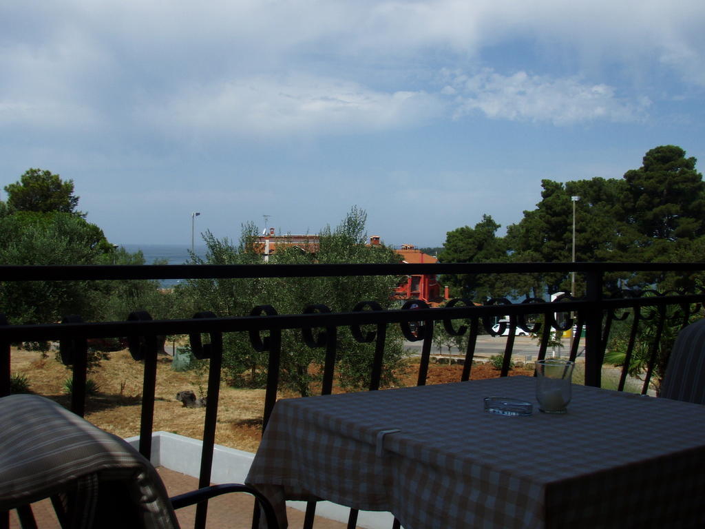 Guest House Zohil Ρόβινι Εξωτερικό φωτογραφία
