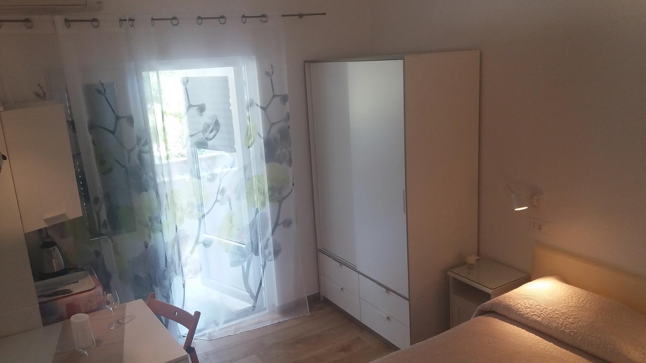 Guest House Zohil Ρόβινι Εξωτερικό φωτογραφία