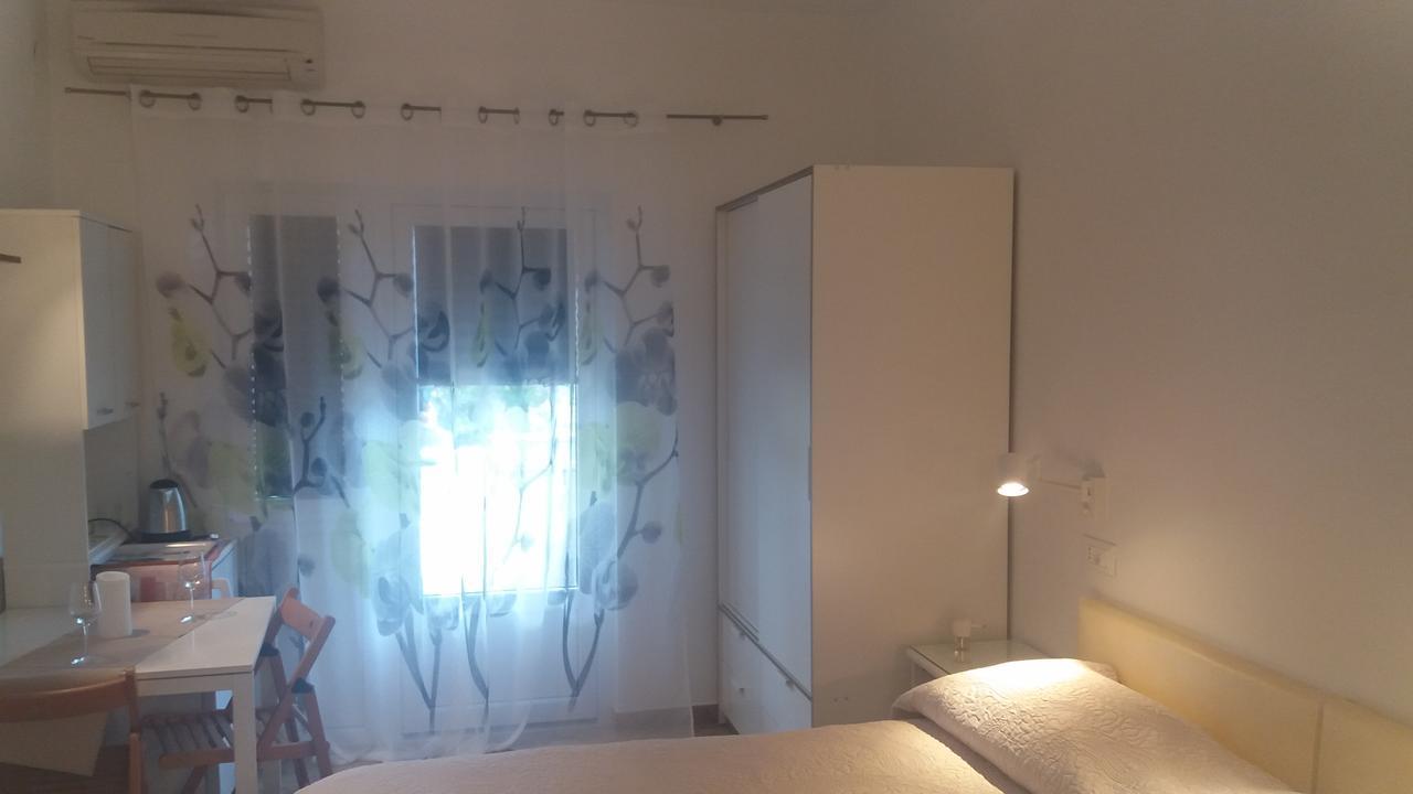 Guest House Zohil Ρόβινι Εξωτερικό φωτογραφία