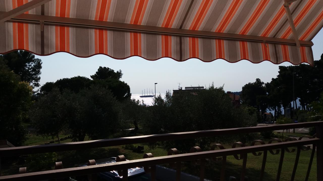 Guest House Zohil Ρόβινι Εξωτερικό φωτογραφία