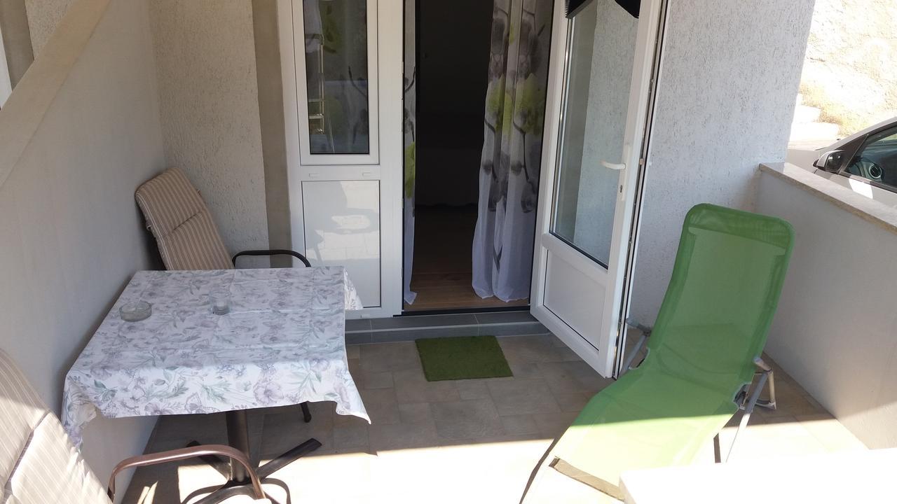 Guest House Zohil Ρόβινι Εξωτερικό φωτογραφία