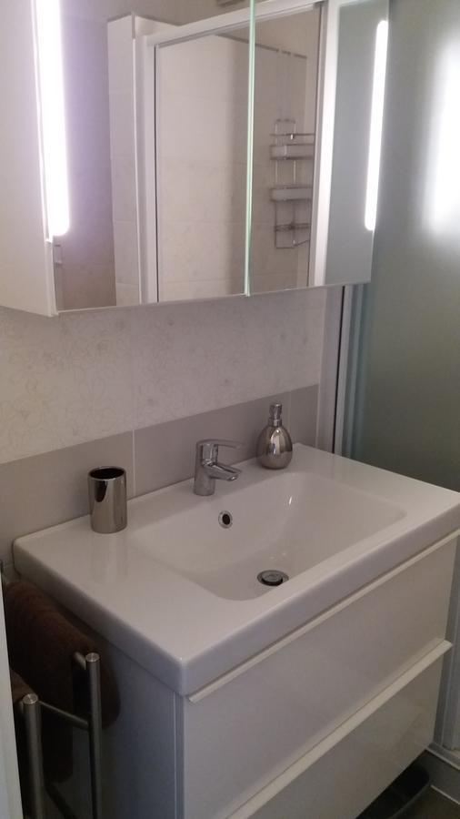 Guest House Zohil Ρόβινι Εξωτερικό φωτογραφία